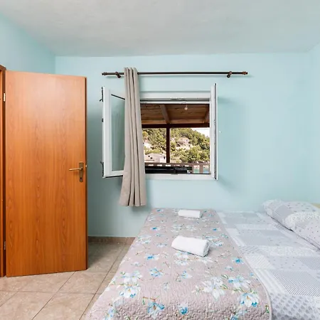 Seaside Secluded Apartments Cove Tvrdni Dolac, Hvar - 2997 Gdinj